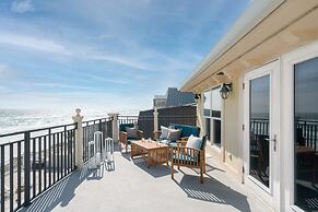 Promenade by Avantstay Beach Front Mansion w Breathtaking Views Pool