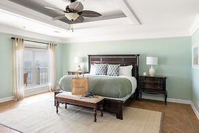 Promenade by Avantstay Beach Front Mansion w Breathtaking Views Pool