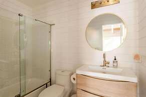 Oak and Luna by Avantstay Beautiful Big Bear Home w Hot Tub Home Theat