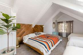 Oak and Luna by Avantstay Beautiful Big Bear Home w Hot Tub Home Theat