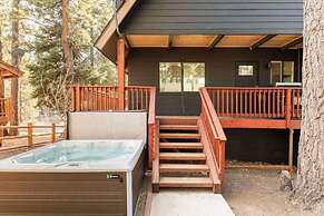 Oak and Luna by Avantstay Beautiful Big Bear Home w Hot Tub Home Theat