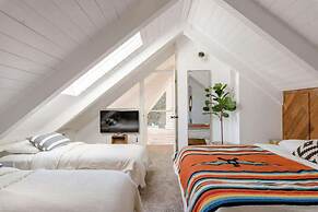 Oak and Luna by Avantstay Beautiful Big Bear Home w Hot Tub Home Theat