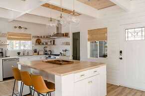 Oak and Luna by Avantstay Beautiful Big Bear Home w Hot Tub Home Theat