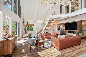Oak and Luna by Avantstay Beautiful Big Bear Home w Hot Tub Home Theat