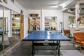 Oak and Luna by Avantstay Beautiful Big Bear Home w Hot Tub Home Theat