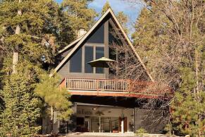 Oak and Luna by Avantstay Beautiful Big Bear Home w Hot Tub Home Theat