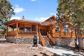 Linaker Lodge by Avantstay Gorgeous Cabin in Big Bear w Views