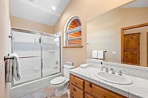 Linaker Lodge by Avantstay Gorgeous Cabin in Big Bear w Views