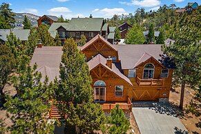 Linaker Lodge by Avantstay Gorgeous Cabin in Big Bear w Views