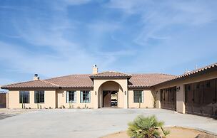 Flora by Avantstay Modern Private Desert Oasis on Large Grounds w Pool