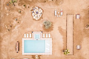 Flora by Avantstay Modern Private Desert Oasis on Large Grounds w Pool