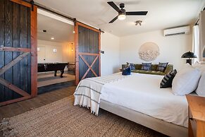 Flora by Avantstay Modern Private Desert Oasis on Large Grounds w Pool