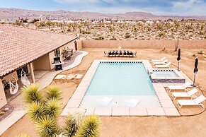 Flora by Avantstay Modern Private Desert Oasis on Large Grounds w Pool