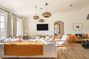 Flora by Avantstay Modern Private Desert Oasis on Large Grounds w Pool