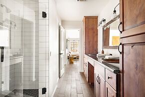 Flora by Avantstay Modern Private Desert Oasis on Large Grounds w Pool