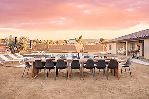 Flora by Avantstay Modern Private Desert Oasis on Large Grounds w Pool