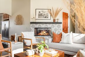 Flora by Avantstay Modern Private Desert Oasis on Large Grounds w Pool