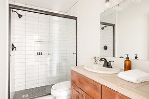 Flora by Avantstay Modern Private Desert Oasis on Large Grounds w Pool