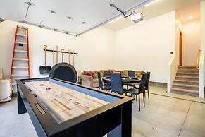 Lazy Bear Lodge by Avantstay Pine Tree Paradise w Game Room