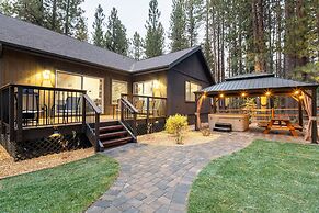 Lazy Bear Lodge by Avantstay Pine Tree Paradise w Game Room
