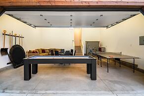 Lazy Bear Lodge by Avantstay Pine Tree Paradise w Game Room