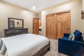 Lazy Bear Lodge by Avantstay Pine Tree Paradise w Game Room