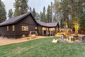 Lazy Bear Lodge by Avantstay Pine Tree Paradise w Game Room
