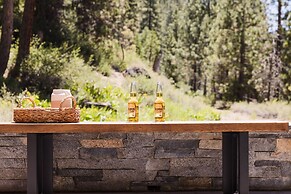 Hunter by Avantstay Riverfront Cabin w Prvt Cottage 5mins From Palisad