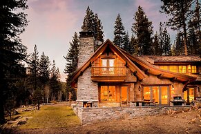 Hunter by Avantstay Riverfront Cabin w Prvt Cottage 5mins From Palisad