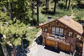 Hunter by Avantstay Riverfront Cabin w Prvt Cottage 5mins From Palisad