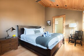 Hunter by Avantstay Riverfront Cabin w Prvt Cottage 5mins From Palisad