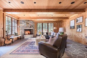 Hunter by Avantstay Riverfront Cabin w Prvt Cottage 5mins From Palisad