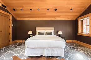 Hunter by Avantstay Riverfront Cabin w Prvt Cottage 5mins From Palisad