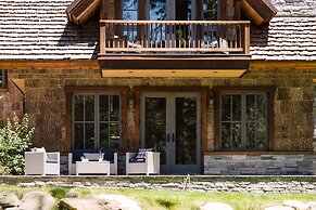 Hunter by Avantstay Riverfront Cabin w Prvt Cottage 5mins From Palisad