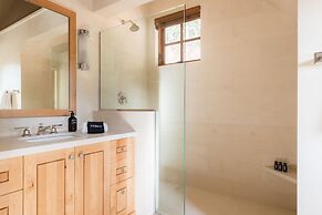 Hunter by Avantstay Riverfront Cabin w Prvt Cottage 5mins From Palisad