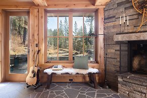 Hunter by Avantstay Riverfront Cabin w Prvt Cottage 5mins From Palisad