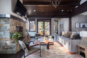 Maple by Avantstay Modern Mountain Home w Cozy Fire Pit 15 Mins frm No