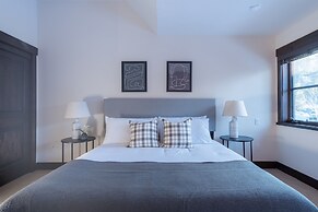 Maple by Avantstay Modern Mountain Home w Cozy Fire Pit 15 Mins frm No