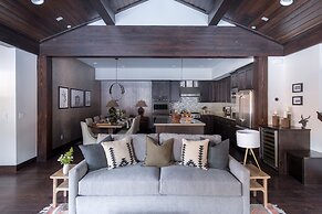 Maple by Avantstay Modern Mountain Home w Cozy Fire Pit 15 Mins frm No