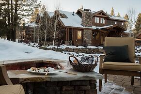 Maple by Avantstay Modern Mountain Home w Cozy Fire Pit 15 Mins frm No