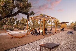 Chuckwalla by Avantstay Joshua Tree Haven w Hot Tub Modern Interior