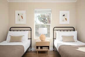 Chuckwalla by Avantstay Joshua Tree Haven w Hot Tub Modern Interior