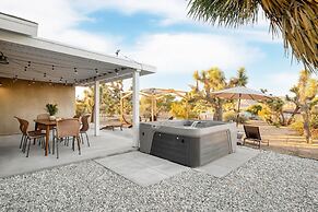 Chuckwalla by Avantstay Joshua Tree Haven w Hot Tub Modern Interior