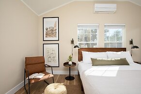 Chuckwalla by Avantstay Joshua Tree Haven w Hot Tub Modern Interior