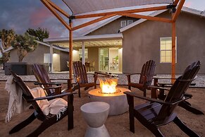 Chuckwalla by Avantstay Joshua Tree Haven w Hot Tub Modern Interior