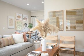 Chuckwalla by Avantstay Joshua Tree Haven w Hot Tub Modern Interior