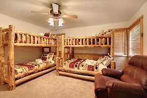 Starlight Retreat by Avantstay Gorgeous Log Style Home w Incredible Vi