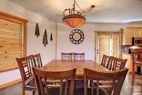 Starlight Retreat by Avantstay Gorgeous Log Style Home w Incredible Vi