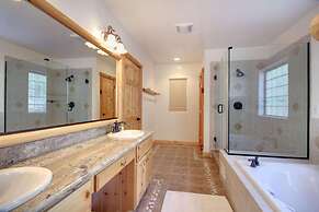 Starlight Retreat by Avantstay Gorgeous Log Style Home w Incredible Vi