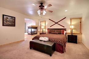 Starlight Retreat by Avantstay Gorgeous Log Style Home w Incredible Vi